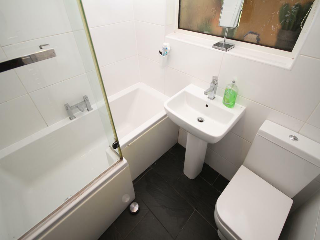 Additional property image - Jowett Park Crescent, Thackley, Bradford
