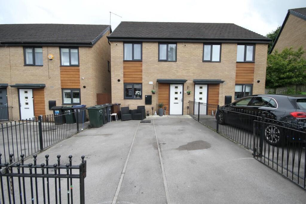 3 bedroom semi-detached house