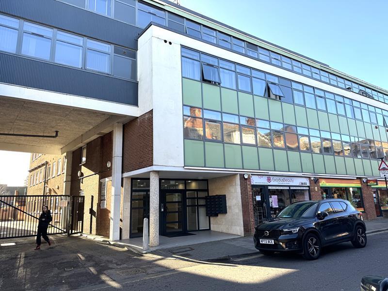 Main image of property: Glass House, Mill St, Bedford, MK40 3EX