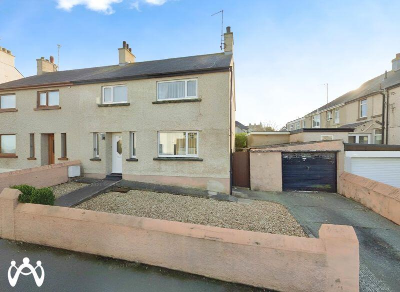 3 bedroom semidetached house for sale in Gwelfor Avenue, Holyhead, LL65
