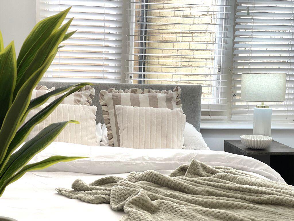 Main image of property: Room 4, Flat 3, Priestgate, Peterborough, PE1 1JL