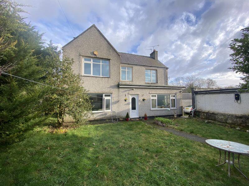 4 bedroom detached house for sale in Llangefni, Isle of Anglesey, LL77