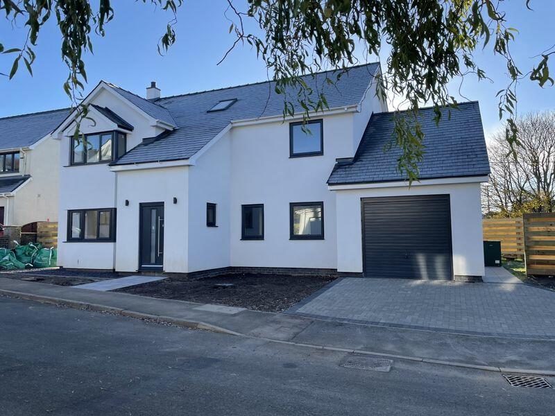 4 bedroom detached house for sale in Gwalchmai, Isle of Anglesey, LL65