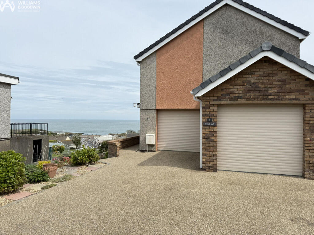 Main image of property: Lon Tarw, Amlwch, LL68
