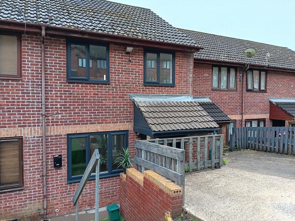 2 bedroom terraced house for rent in Ffynnon Wen, Clydach, Swansea