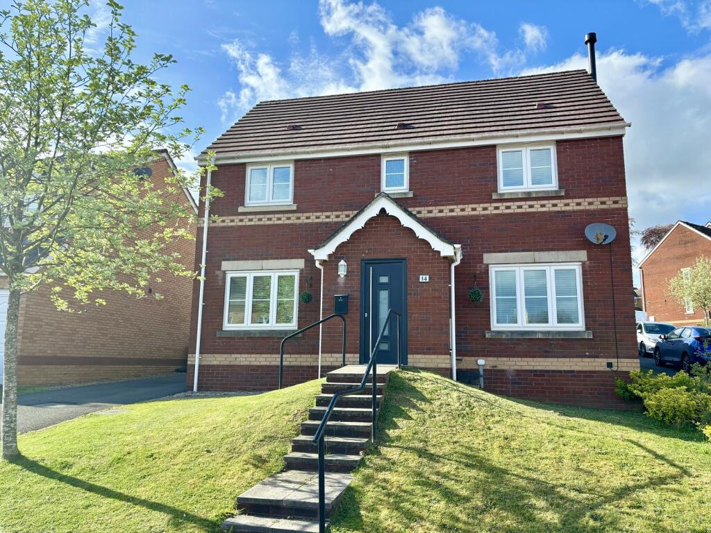 4 bedroom detached house for sale in Parc Gilbertson, Gelligron