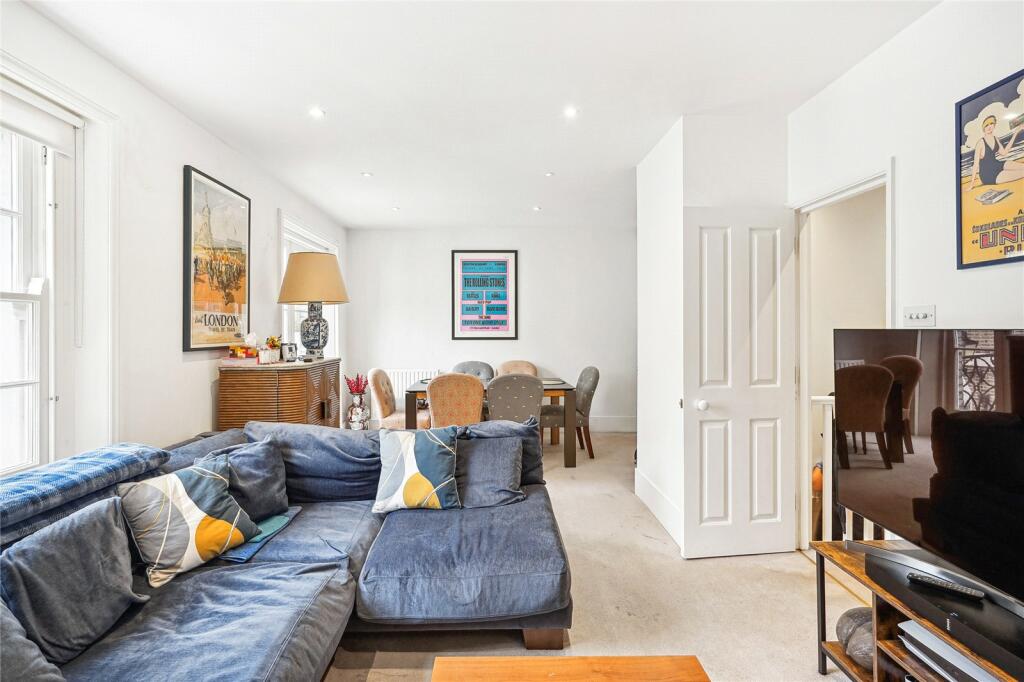 2 bedroom apartment for rent in Queen's Gate Mews, London, SW7