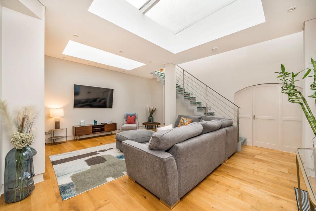 Main image of property: Queen's Gate Mews, South Kensington