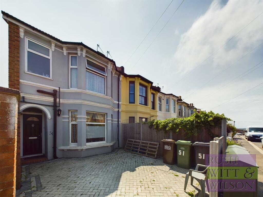 3 bedroom end of terrace house for sale in Alfred Road, Hastings, TN35