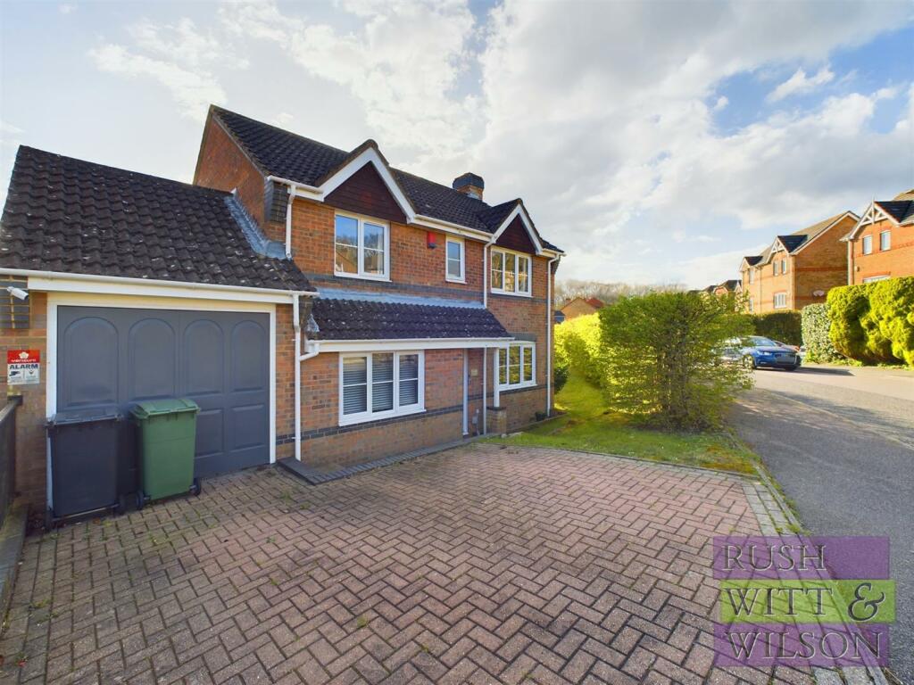 4 bedroom detached house for sale in Harbour Way, St. LeonardsOnSea, TN38