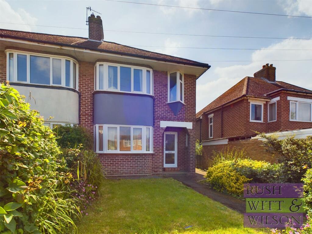 3 bedroom semidetached house for sale in Ghyllside Drive, Hastings, TN34