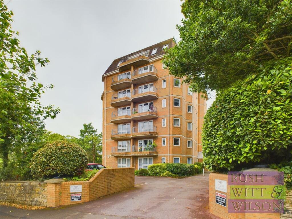 1 bedroom flat for sale in Upper Maze Hill, St. LeonardsOnSea, TN38