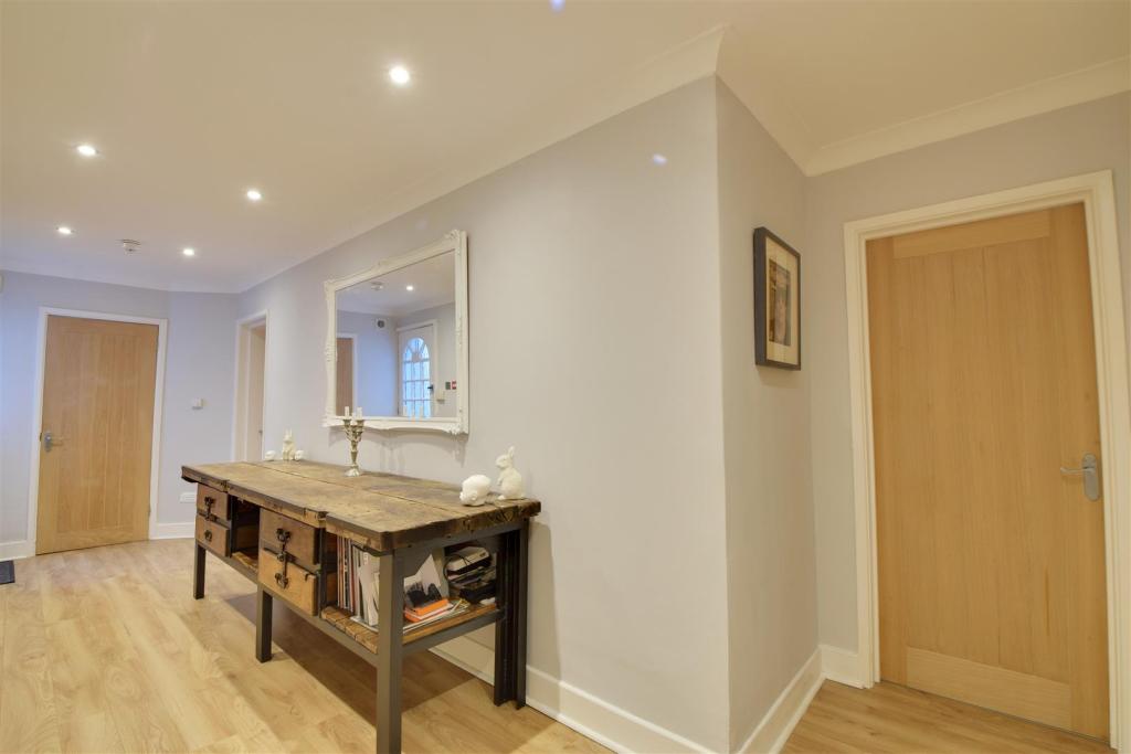 2 bedroom flat for sale in Pevensey Road, St. LeonardsOnSea, TN38