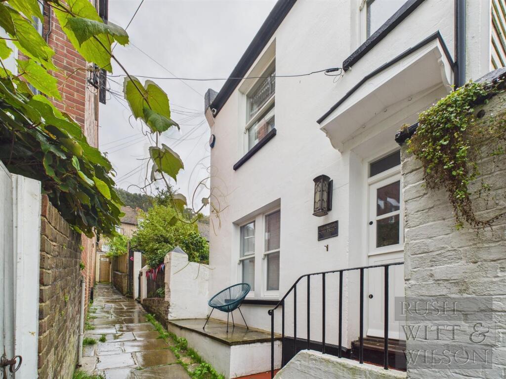 Main image of property: Sinnock Passage, Hastings