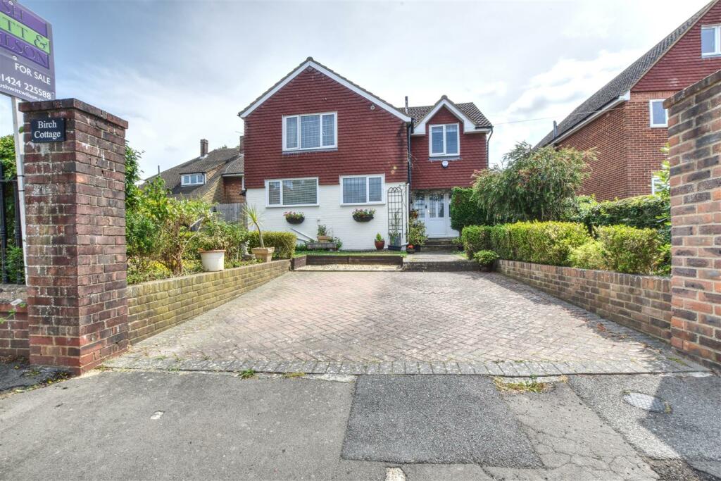 4 bedroom detached house for sale in St. Johns Road, BexhillOnSea, TN40