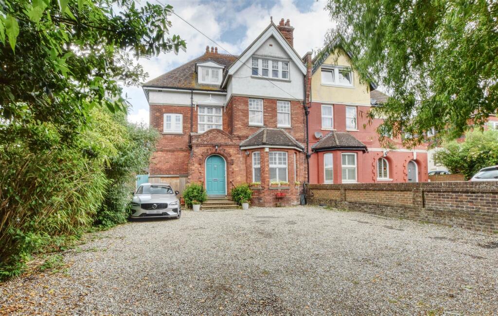 5 bedroom semidetached house for sale in Buckhurst Road, BexhillOn