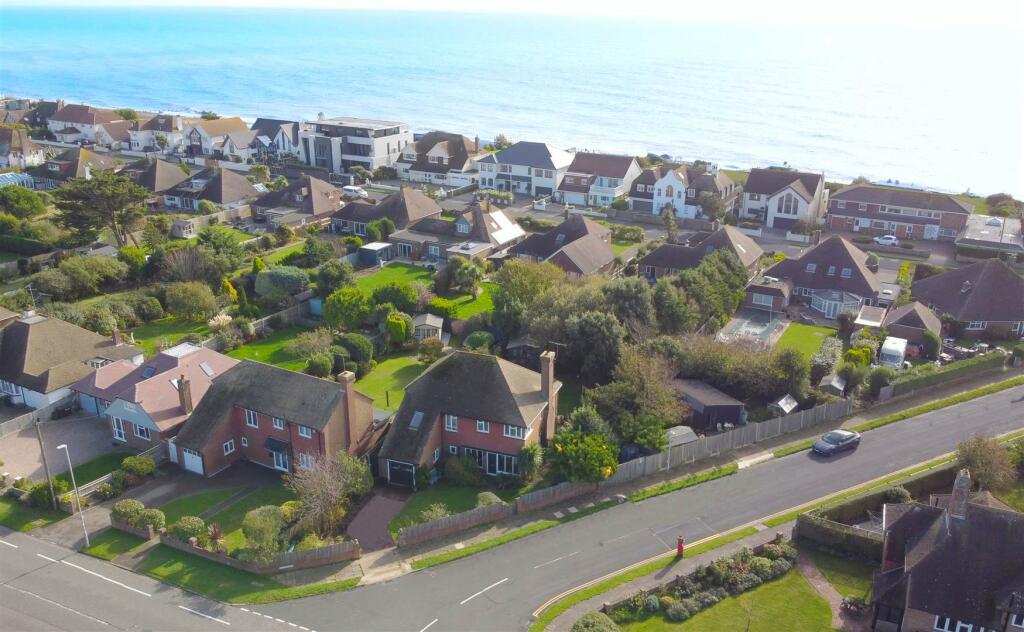 5 bedroom detached house for sale in Beaulieu Road, BexhillOnSea, TN39