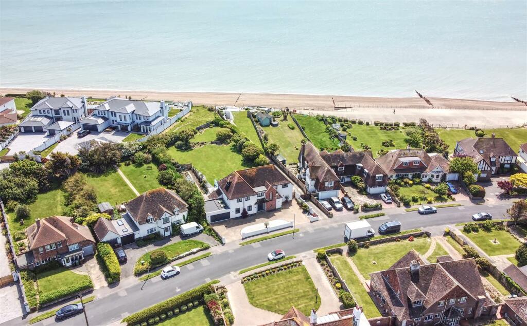 6 bedroom detached house for sale in Hartfield Road, BexhillOnSea, TN39