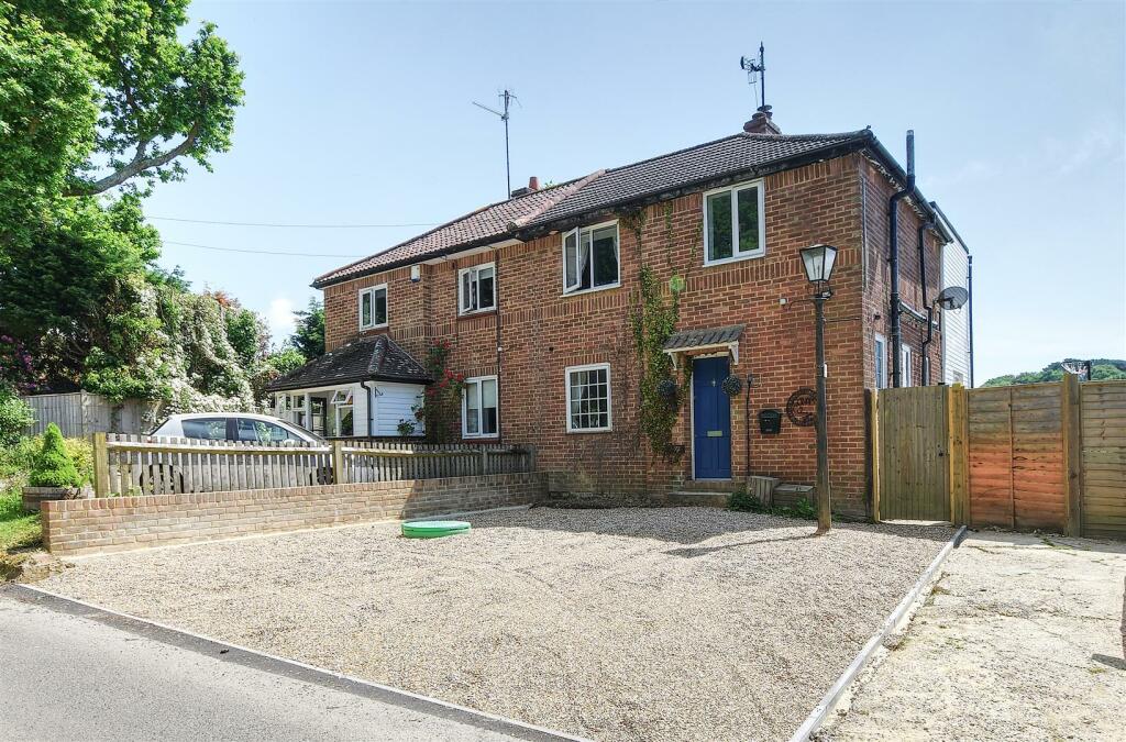 4 bedroom semidetached house for sale in Sandhurst Lane, BexhillOnSea, TN39