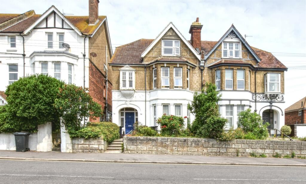 5 bedroom semidetached house for sale in Magdalen Road, BexhillOnSea