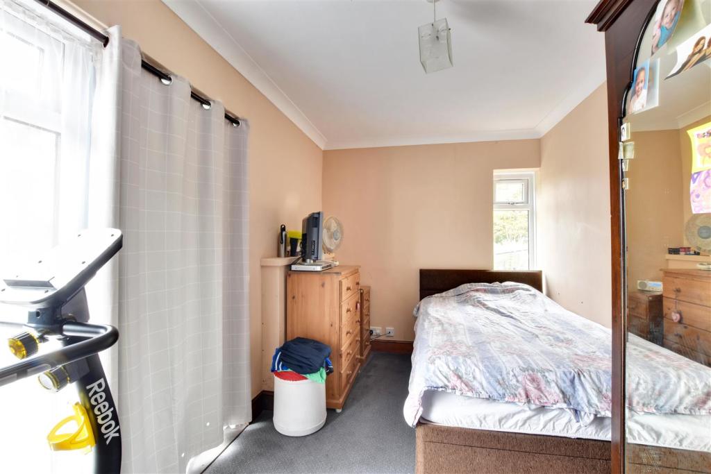 5 bedroom detached bungalow for sale in Morlais Ridge, Winchelsea Beach