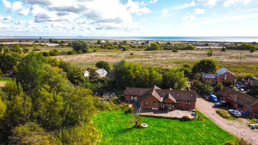 5 bedroom detached bungalow for sale in Morlais Ridge, Winchelsea Beach