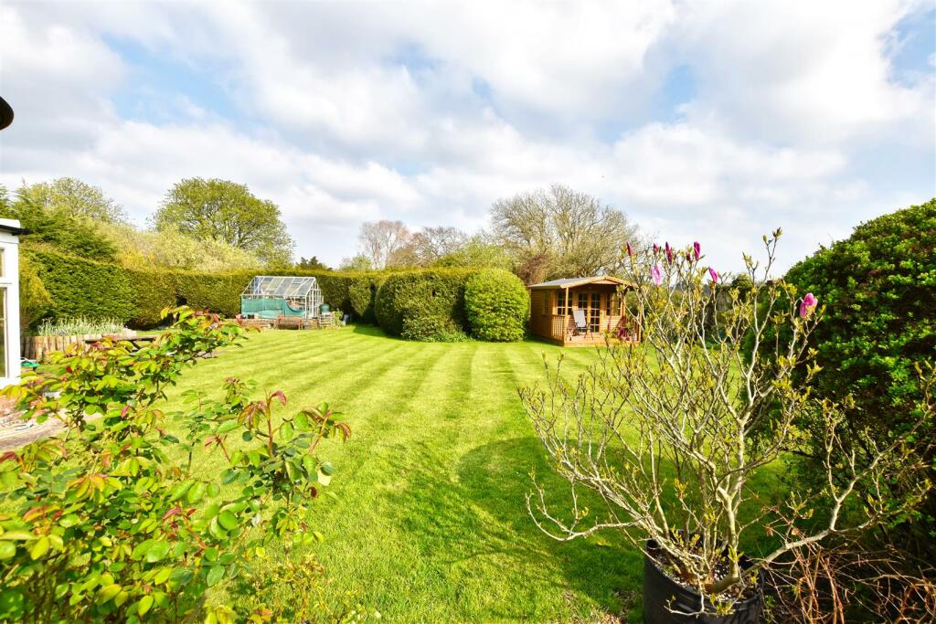 5 bedroom detached house for sale in Icklesham, Winchelsea, TN36