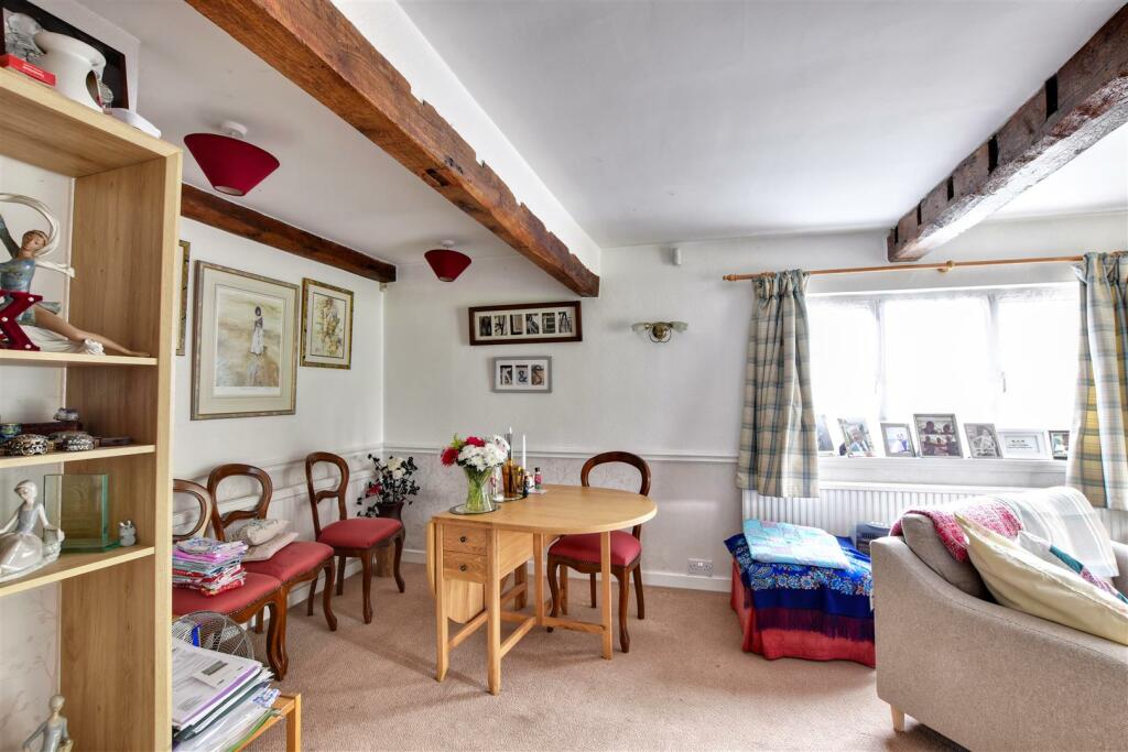 5 bedroom detached house for sale in Icklesham, Winchelsea, TN36