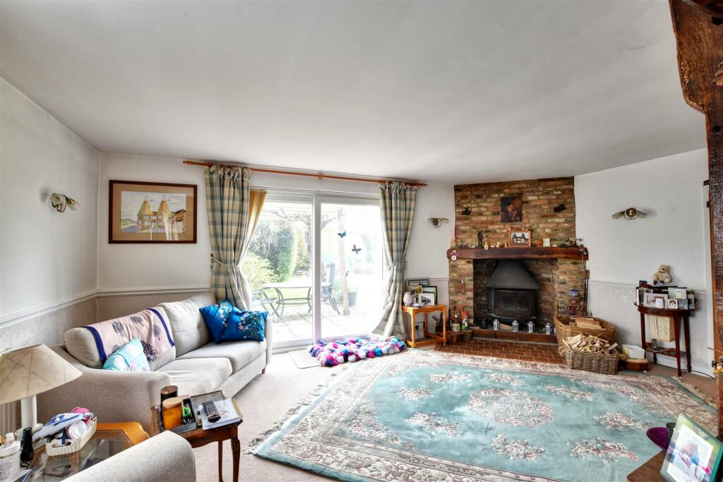 5 bedroom detached house for sale in Icklesham, Winchelsea, TN36