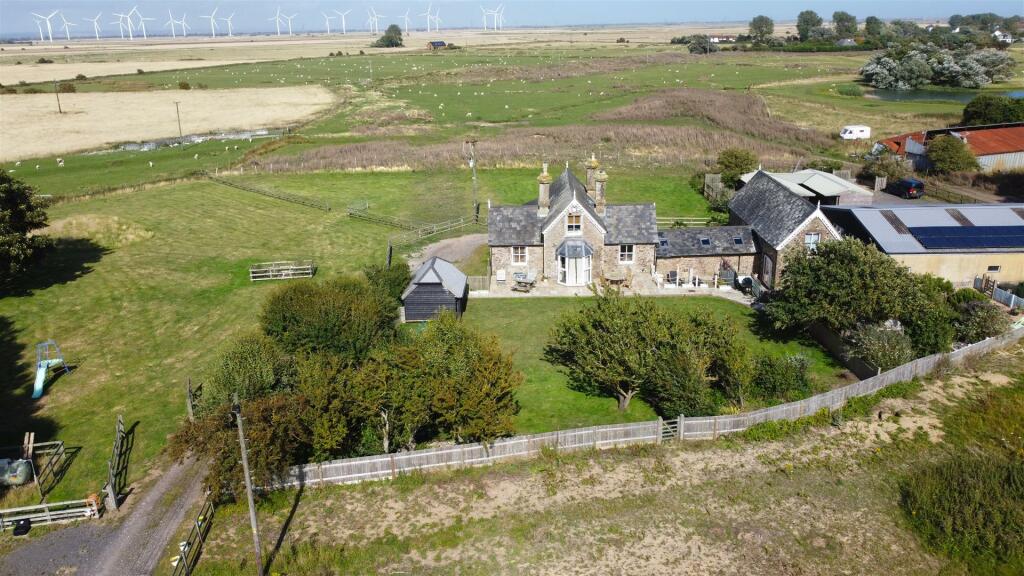 7 bedroom detached house for sale in Camber Road, Camber, Rye, TN31