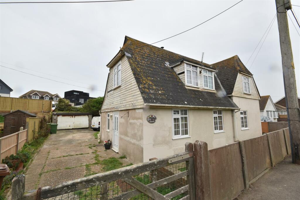 3 bedroom detached house for sale in Lydd Road, Camber, Rye, TN31