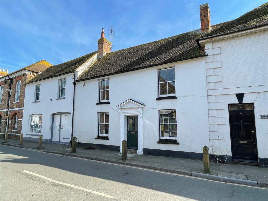 3 bedroom house for sale in High Street, Lydd, TN29