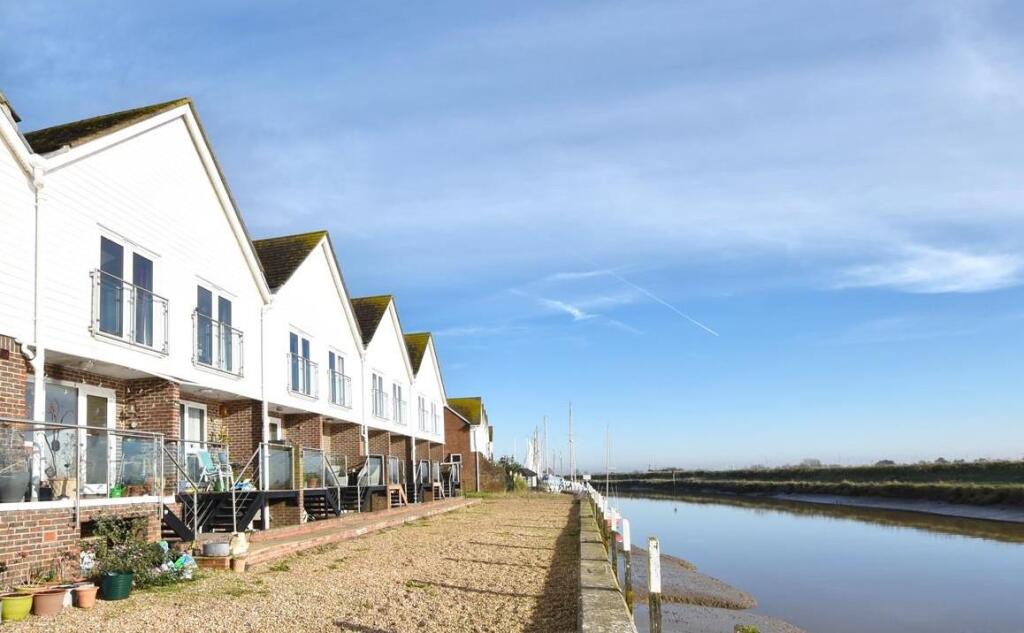 1 bedroom apartment for sale in Rock Channel Quay, Rye, TN31
