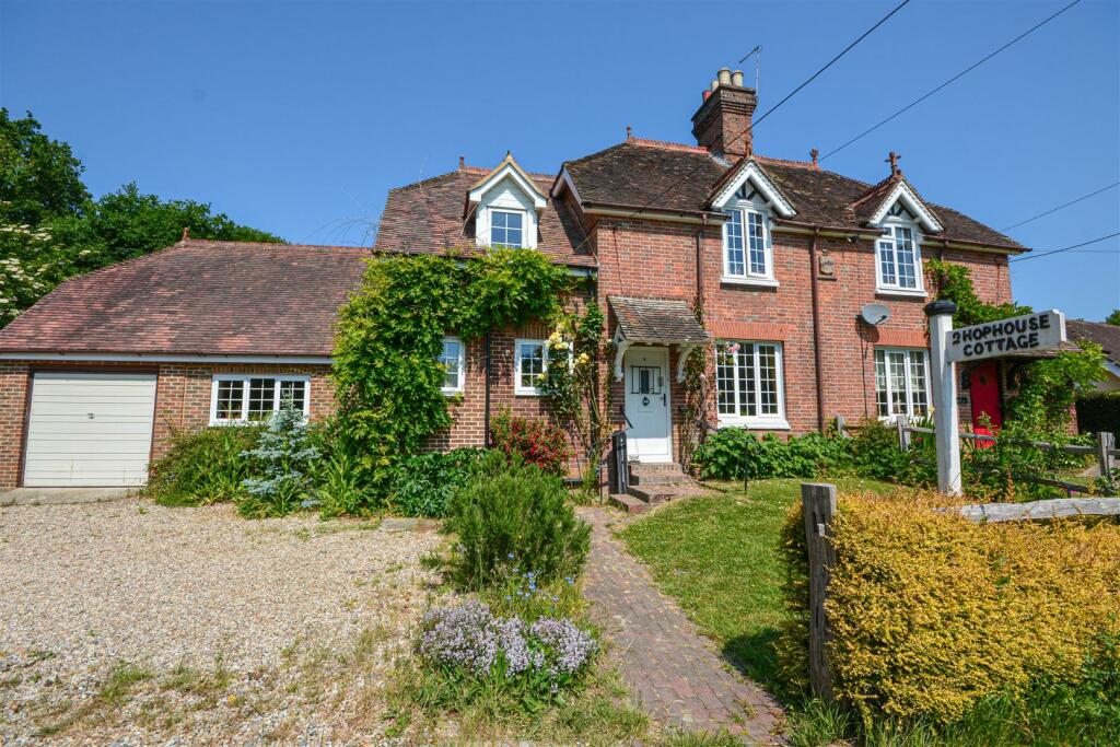 4 bedroom semidetached house for sale in The Stream, Catsfield, TN33