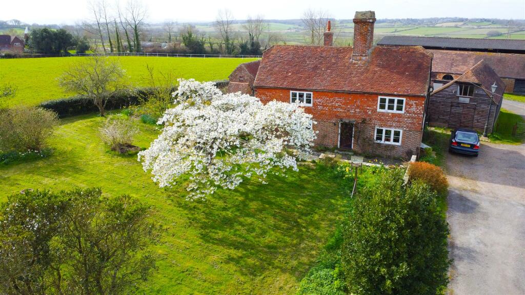 4 bedroom detached house for sale in Top Road, Hooe, Battle, TN33