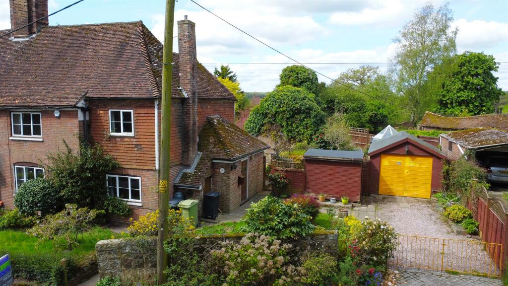 3 bedroom semidetached house for sale in Church Lane, Salehurst