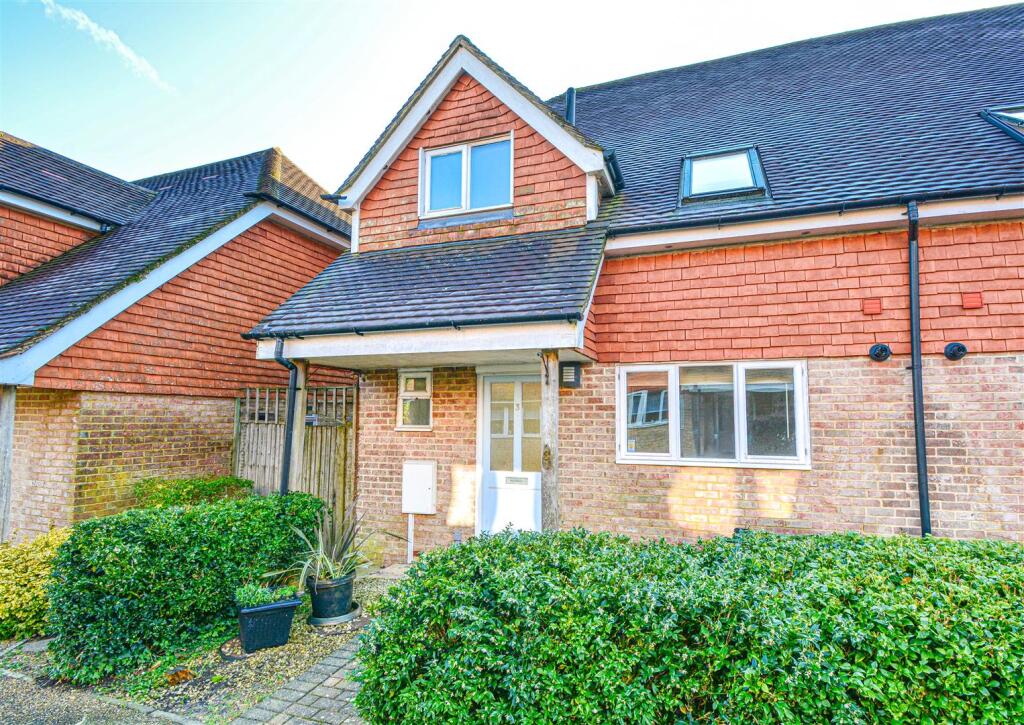 Main image of property: Mitre Way, Battle
