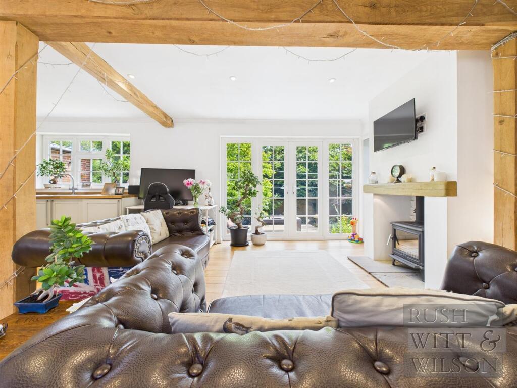 Main image of property: London Road, Hurst Green,