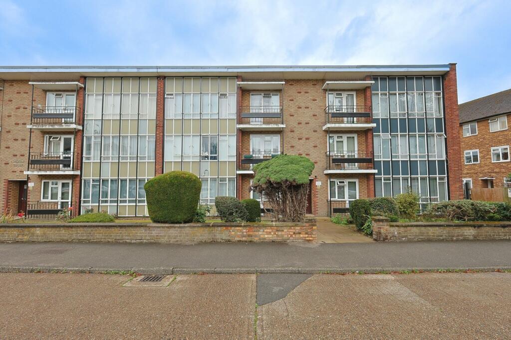 Main image of property: Heaton Court, High Street, Cheshunt, EN8