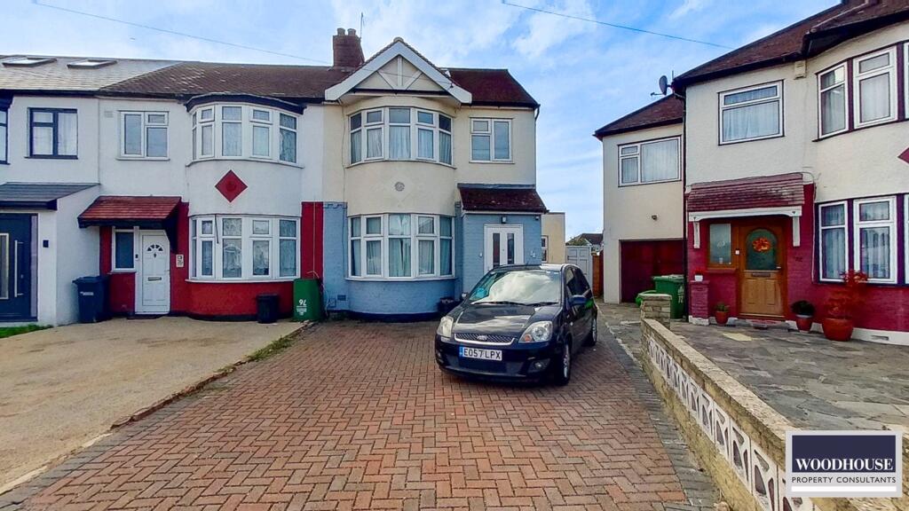 Main image of property: Lodge Crescent, Waltham Cross, EN8