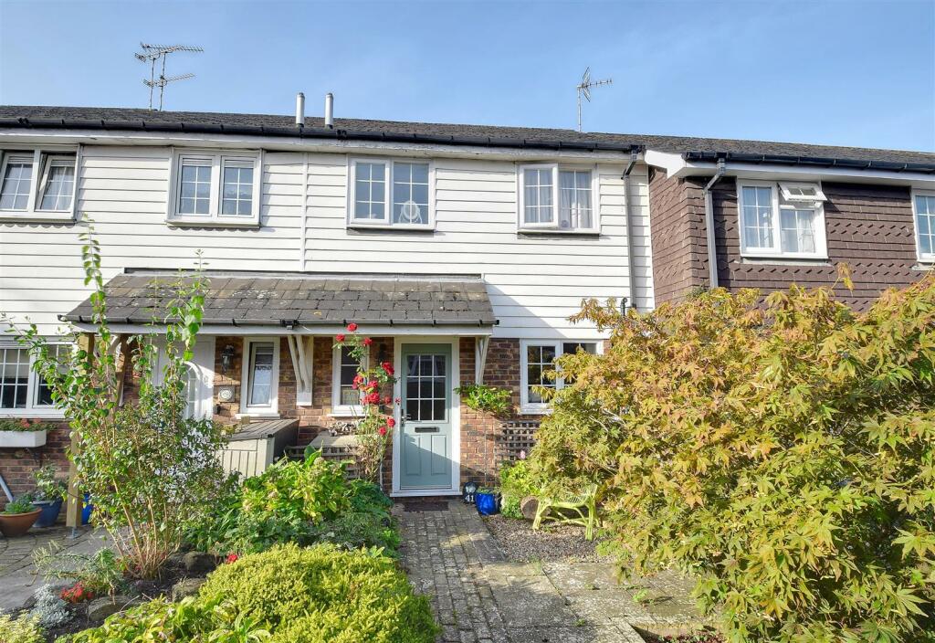 3 bedroom terraced house for sale in Rogersmead, Tenterden, TN30