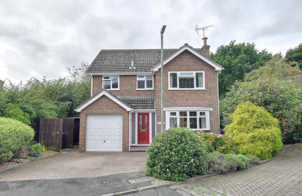 4 bedroom detached house for sale in Rogersmead, Tenterden, TN30