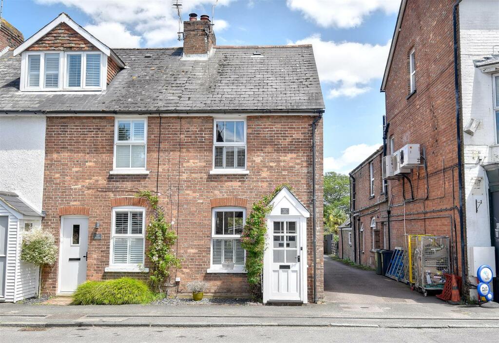 Main image of property: The Street, Appledore