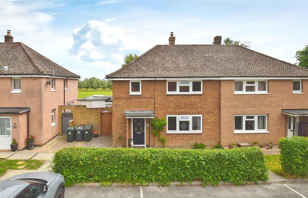 Main image of property: Hawthorn, Appledore,