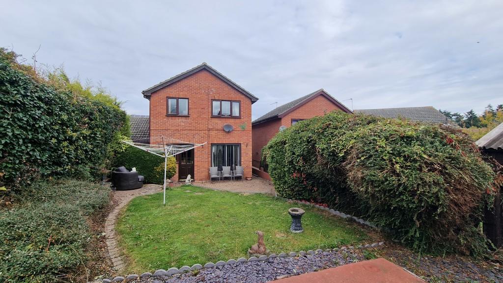 3 bedroom detached house for sale in Henry Ward Road, Harleston, IP20