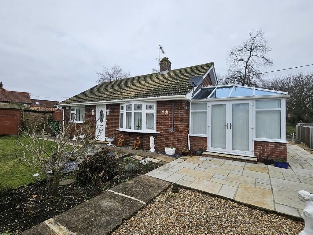 2 bedroom detached bungalow for sale in The Common, Harleston, IP20