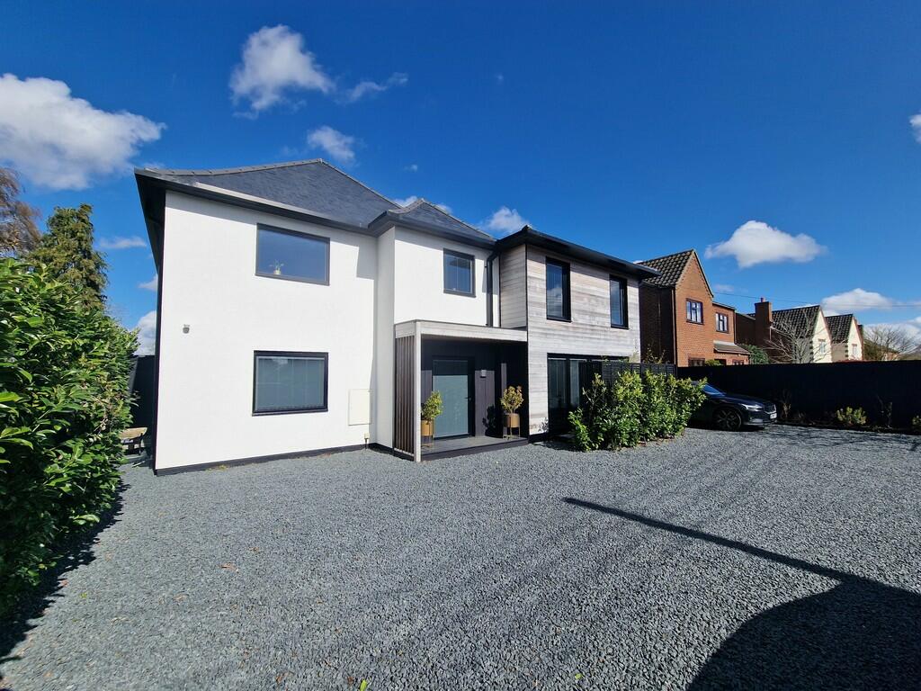 4 bedroom detached house for sale in Lion Road, Palgrave, IP22