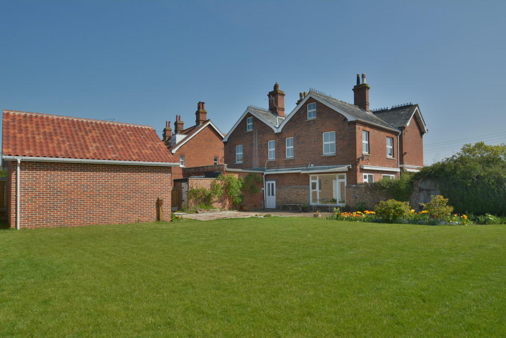 5 bedroom detached house for sale in Station Road Harleston, IP20
