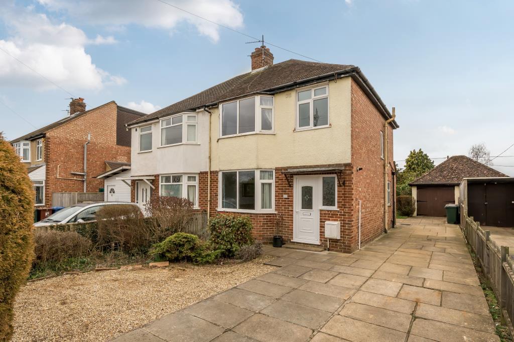 Main image of property: Yarnton, Kidlington, OX5