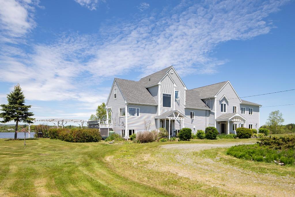 5 bedroom detached house for sale in Windsor, Nova Scotia, Canada